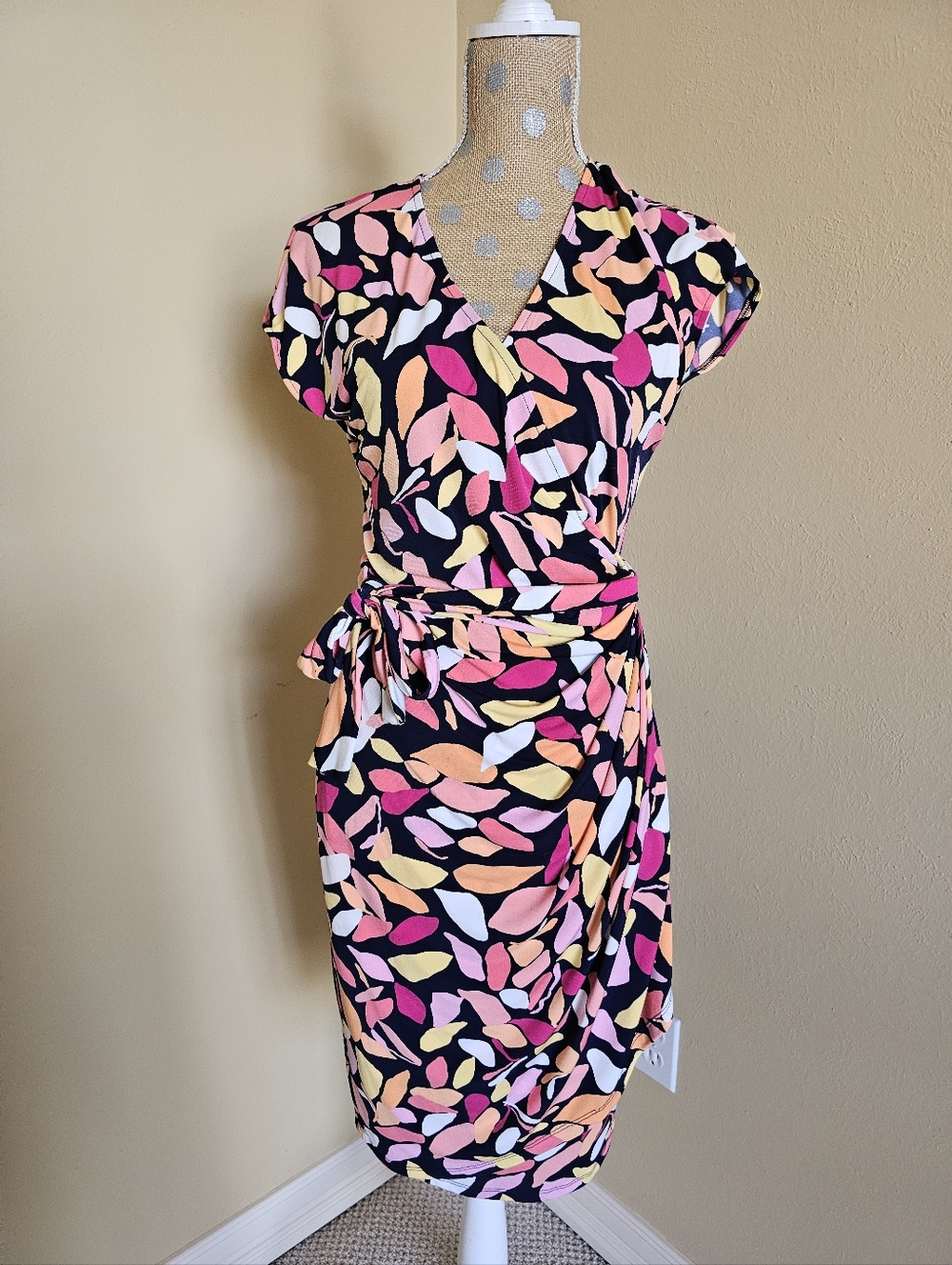 Maggy London Wrap Dress Leaf Floral 10